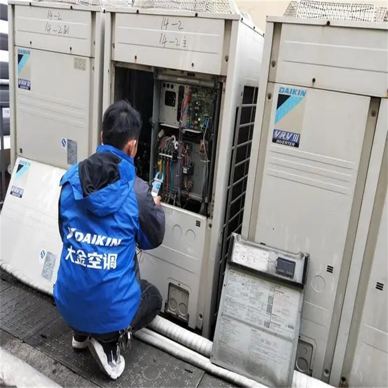 深圳布吉慢城柜机空调跳闸故障维修